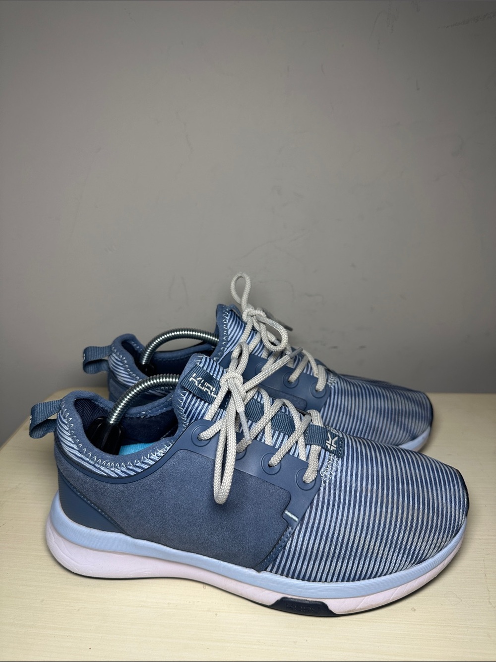 Kuru atom wide plantar fasciitis mineral Blue and bone gray Athletic Sneakers